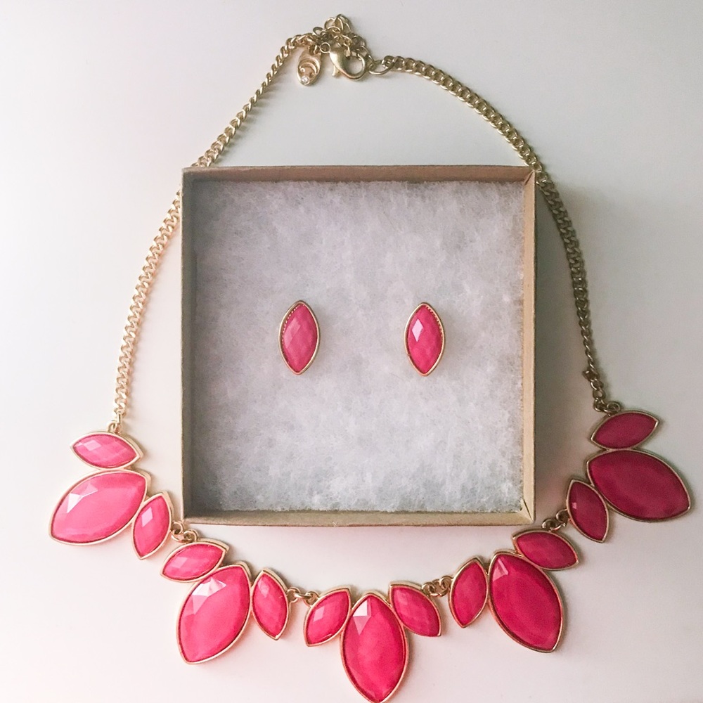 (FREE WHEN BUNDLED) Matching Earring + Necklace